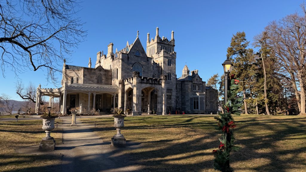 Photo in winter of Lyndhurst Mansion in Tarrytown, NY